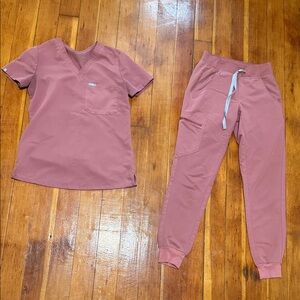 Figs Scrub Set in Mauve